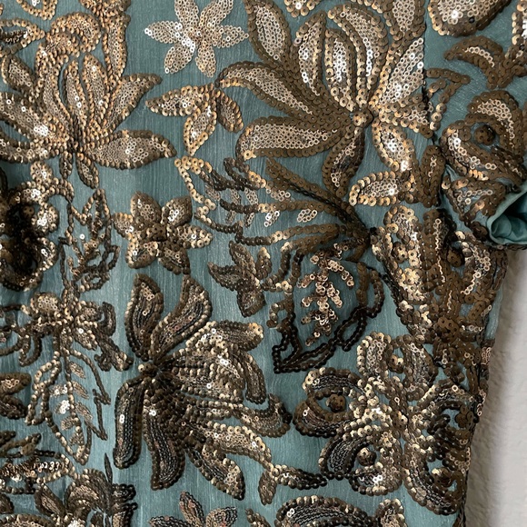 Dress the Population Floral Sequin Shift Dress - Picture 2 of 6